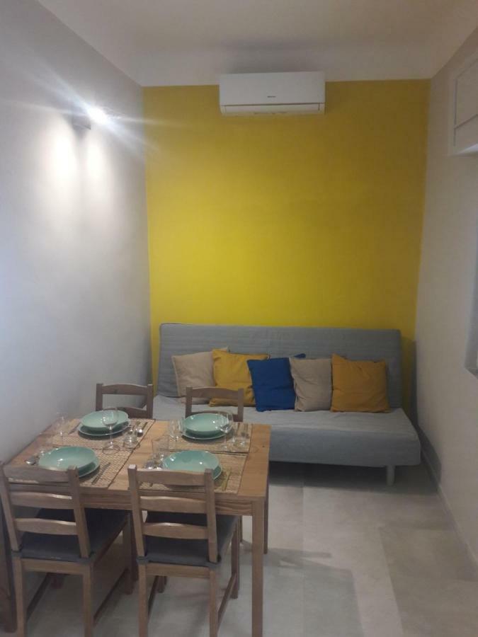 Signorile Street - Apartment Near The Sea Bari Bagian luar foto