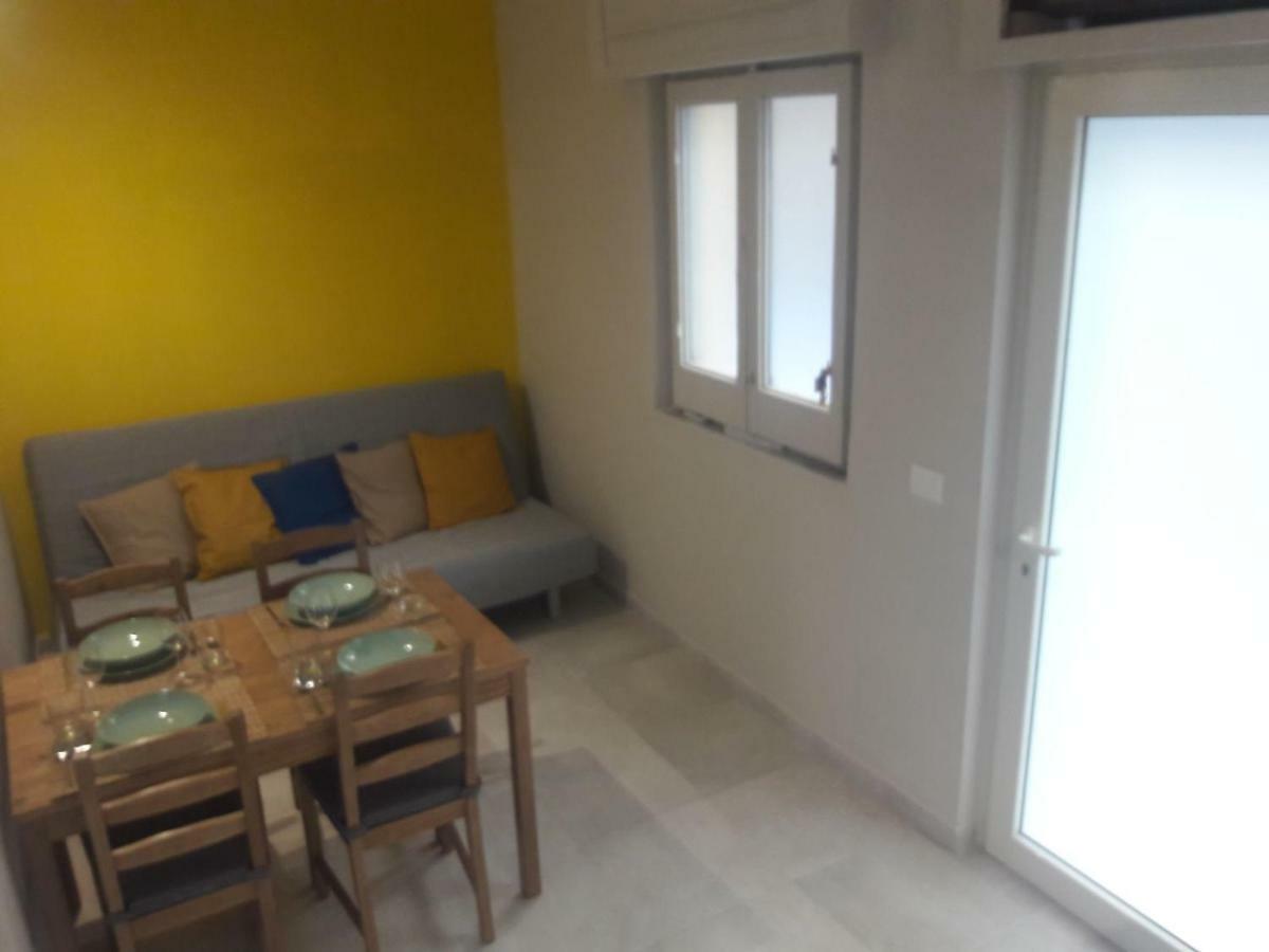 Signorile Street - Apartment Near The Sea Bari Bagian luar foto