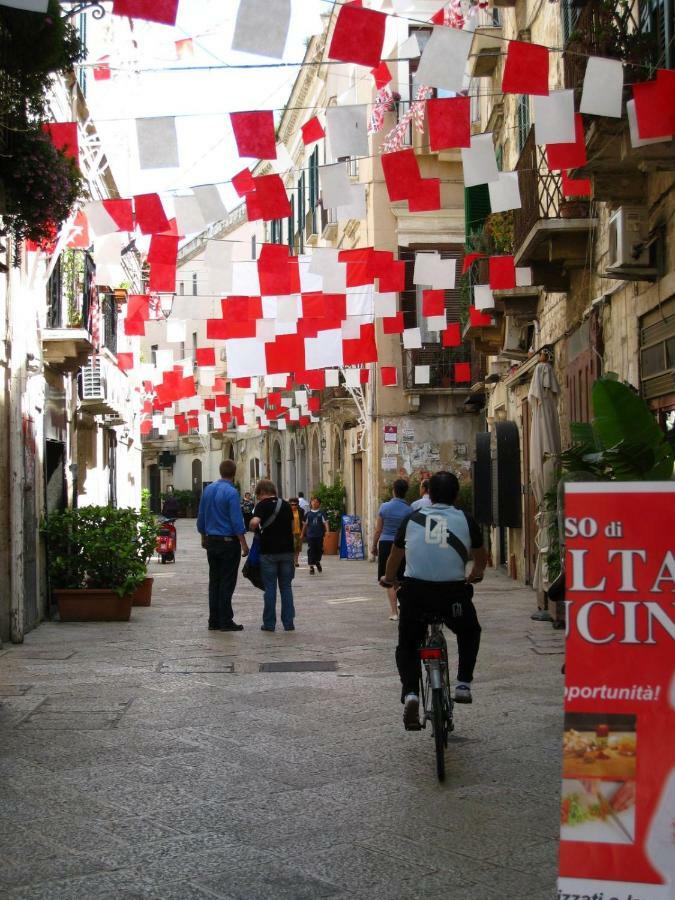 Signorile Street - Apartment Near The Sea Bari Bagian luar foto